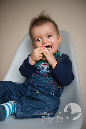 baby boy Baby photo shoot in the home natural photography with little one family lifestyle swindon wiltshire