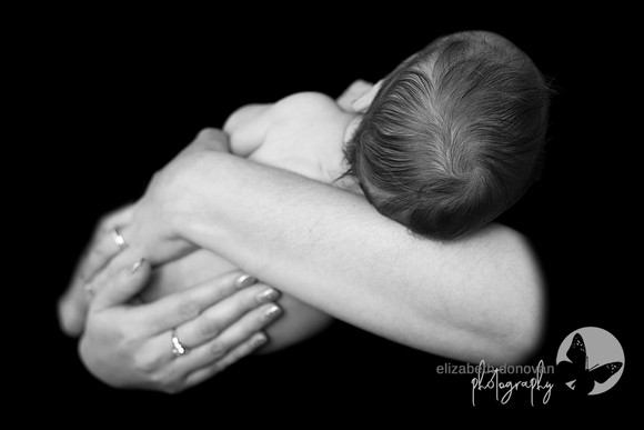 newborn baby black and white Baby photo shoot in the home natural photography with little one family lifestyle swindon wiltshire