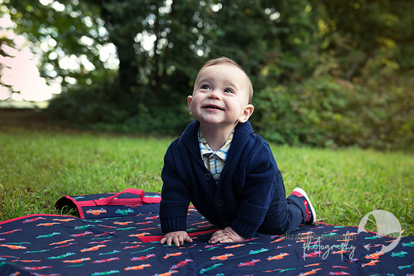elizabeth donovan photography outdoor photo shoot in the trees spring time family photo lydiard park