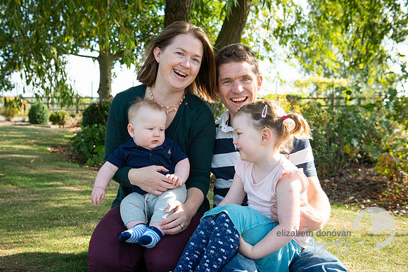 elizabeth donovan photography summer family photo shoot swindon mum dad children