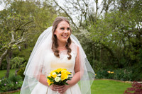 elizabeth donovan photography bride ready to get married with yellow flowers