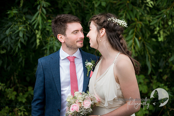 romantic wedding at family home, gloucestershire, bride and groom elizabeth donovan photography