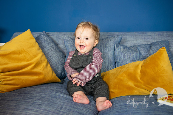 wiltshire elizabeth donovan photography cute children photo shoot at home relaxed happy little boy