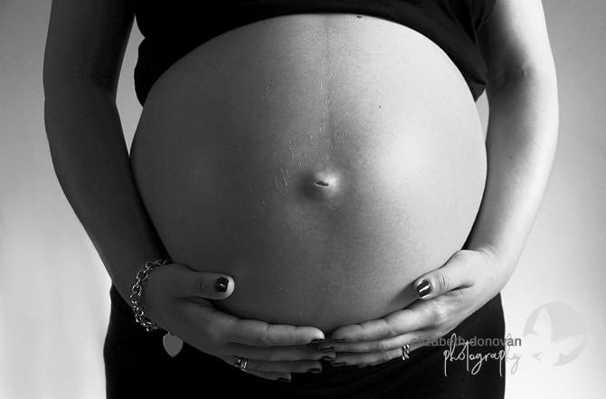 "elizabeth donovan photography", "maternity photographer swindon", "maternity photographer swindon", "award winning photographer swindon", "maternity portrait swindon", "maternity portrait wiltshire", "maternity photoshoot swindon", "maternity portrait swindon"; "pregnant portrait swindon", "pregnant portrait wiltshire",