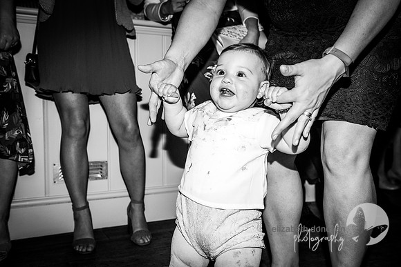 baby dancing at a wedding in swindon elizabeth donovan photography
