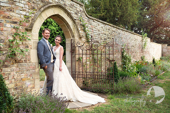 Wedding at eastington park, gloucestershire, bride and groom elizabeth donovan photography