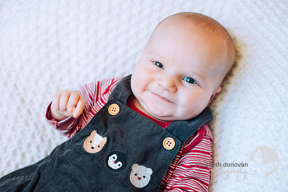 elizabeth donovan photography cute baby photo shoot at home relaxed photography with new baby
