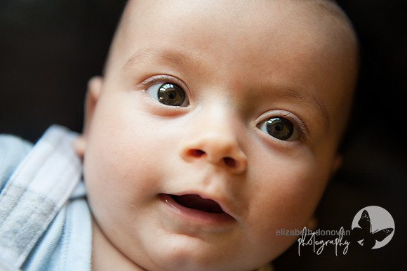 close up of baby boy eyes Baby photo shoot in the home natural photography with little one family lifestyle swindon wiltshire